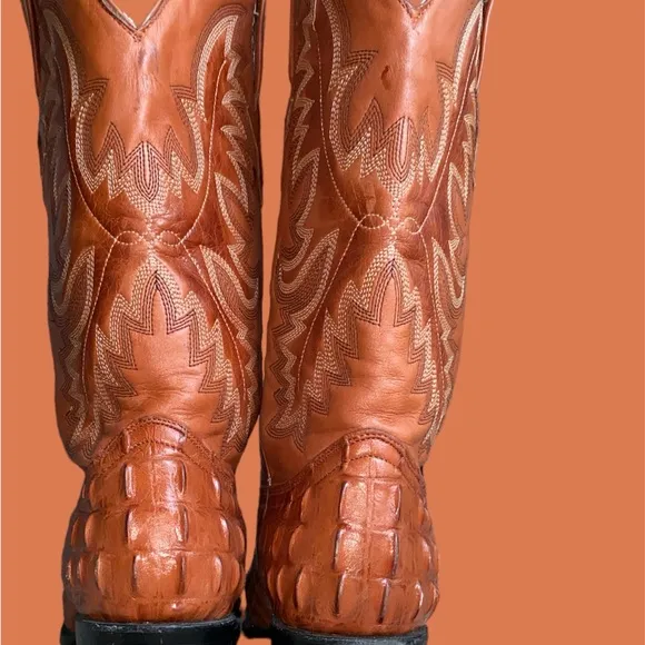 Men’s cayman look leather boots sz 9