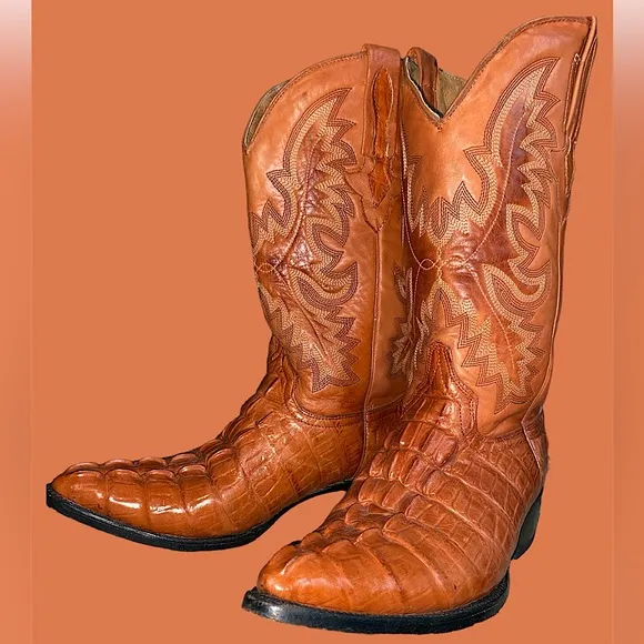 Men’s cayman look leather boots sz 9