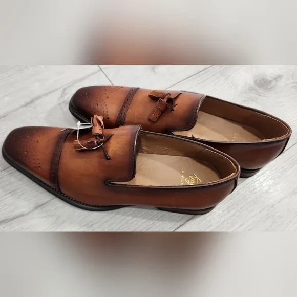 Men's shoes, La Milano, Mens Tracy 11 Tasseled Leather Loafer, Size 9 M.