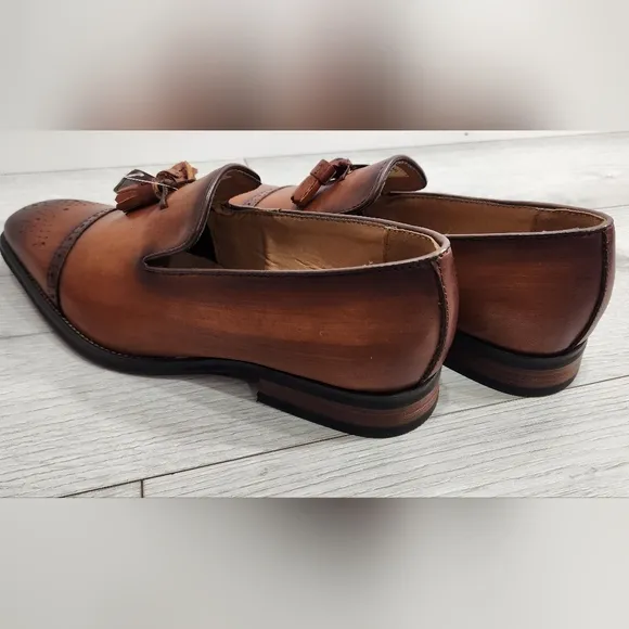 Men's shoes, La Milano, Mens Tracy 11 Tasseled Leather Loafer, Size 9 M.