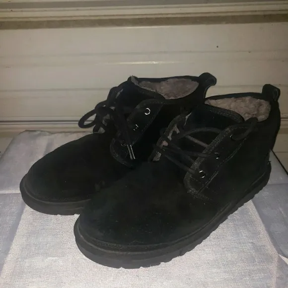 Men's Size 11 UGG Neumel Chukka Boots Black shoes warm winter