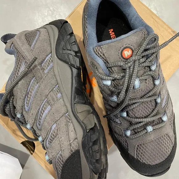 Merrell Moab 2 Women’s 7.5 Waterproof Hiking Shoes - Women's Grey NWT