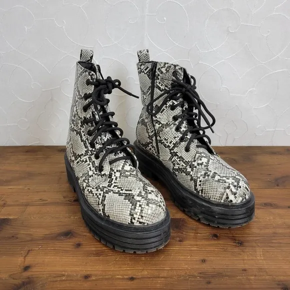 Mia Cortez Military Combat Boots Size 6.5 Zip Side