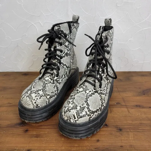 Mia Cortez Military Combat Boots Size 6.5 Zip Side