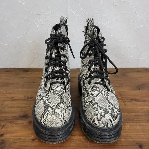 Mia Cortez Womens Military Combat Boots Sz 6.5 Gray Faux Snakeskin Platform NEW