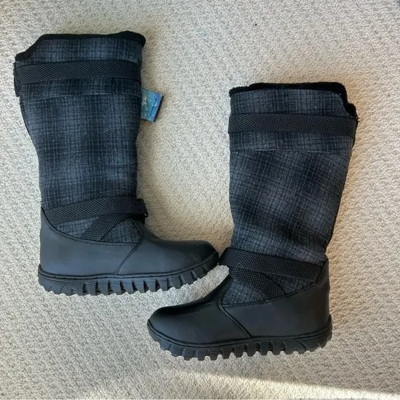 Mountrek Primaloft Fleece Insulated Lisa Cross Strap Boots Size 7