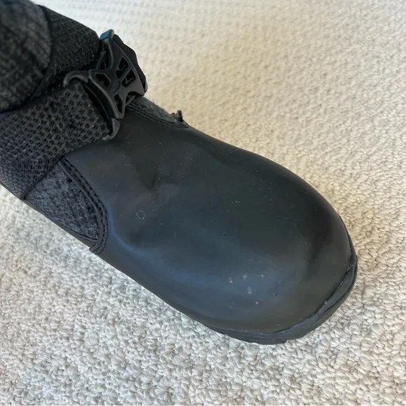 Mountrek Primaloft Fleece Insulated Lisa Cross Strap Boots Size 7