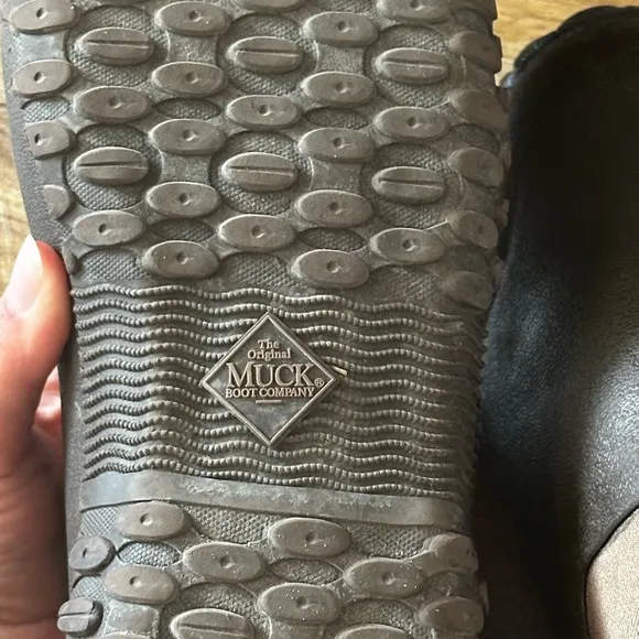 Muck short boots size 9 men’s