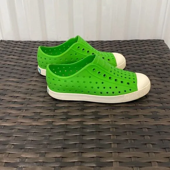 Native Jeffersons kid shoes size 13