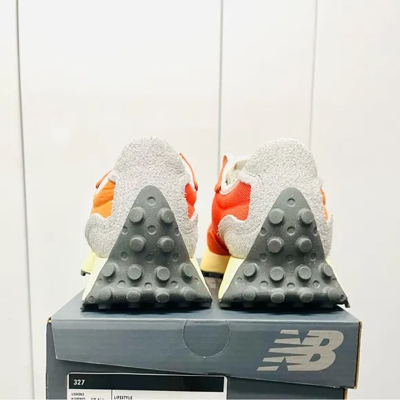 New Balance 327 Unisex Women 11 / Men 9.5 Casual Sneakers Shoes Orange Sun White
