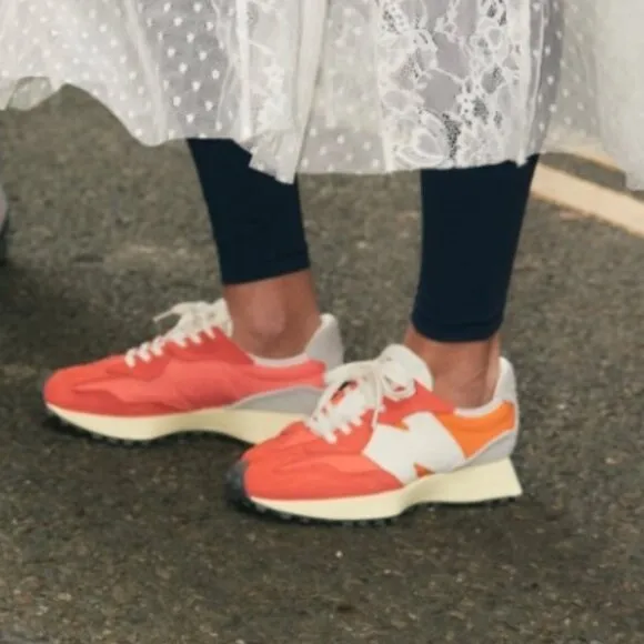New Balance 327 Unisex Women 11 / Men 9.5 Casual Sneakers Shoes Orange Sun White