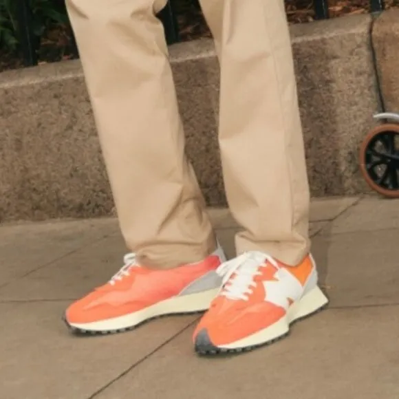 New Balance 327 Unisex Women 11 / Men 9.5 Casual Sneakers Shoes Orange Sun White