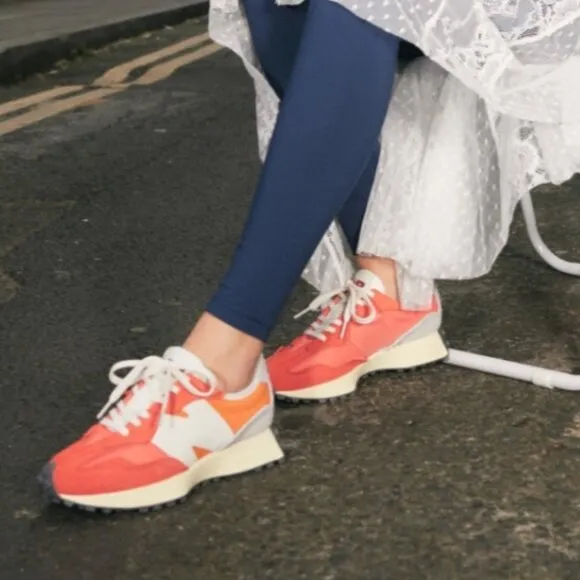 New Balance 327 Unisex Women 11 / Men 9.5 Casual Sneakers Shoes Orange Sun White