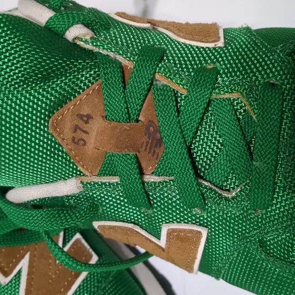 New Balance 574 boys size 5 Green Nylon Canvas Suede Athletic Sneakers Shoes.