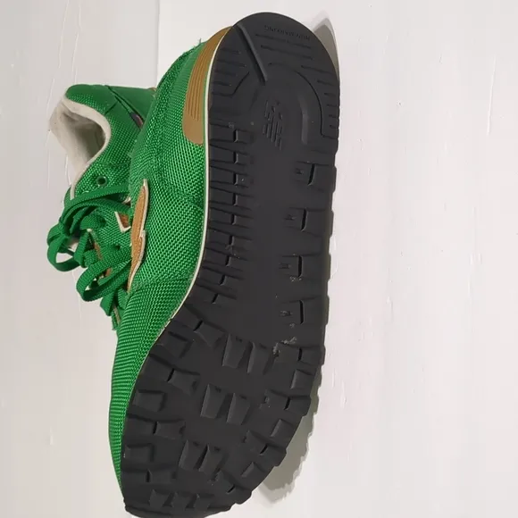 New Balance 574 boys size 5 Green Nylon Canvas Suede Athletic Sneakers Shoes.