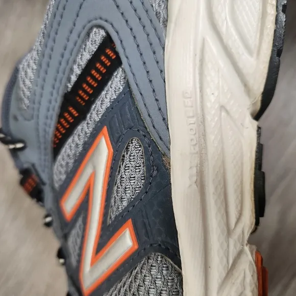 New Balance Gray Orange Shoes Size   9 Model 402 Running Comfort Activewear