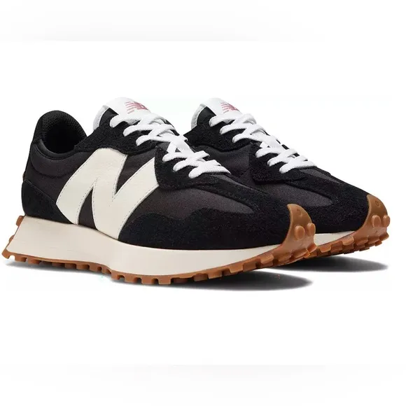 New Balance Women's 327 Shoes black and white size 8.5 NWT in packaging