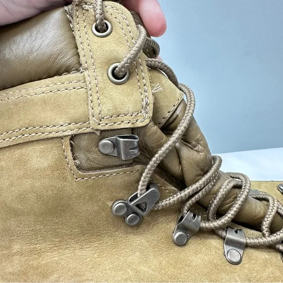New Bates military mountain combat hiking boots. Men’s 10 wide. E03412A.