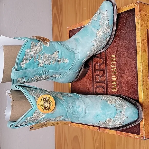 New In Box Corral Turquoise Floral Embroidery Studs Crystals Ankle Boots, 9.5