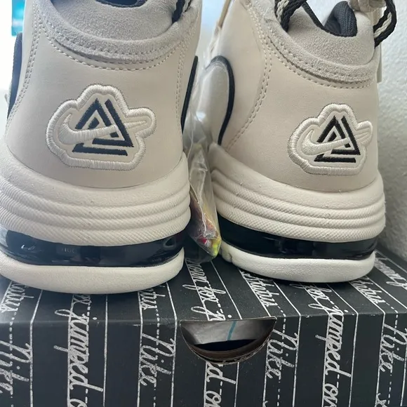 New Nike Pennys (Changeable Nike Sign/Laces)