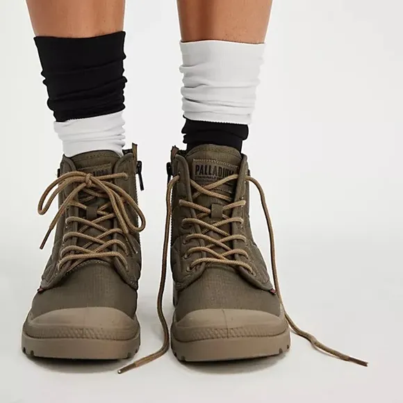 NEW Palladium Pampa Re-Quilted Boots in Military Olive Green W 8 M 6.5