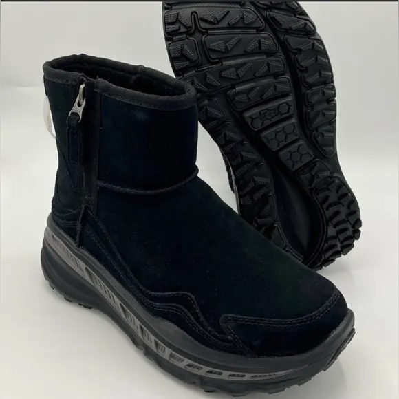 NEW UGG AUSTRALIA CA805 Classic Weather Black Sheepskin Lined Ankle Boots Mens 6