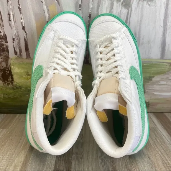 NEW Womens Nike Blazer Mid '77 Barely Green White Sneaker Shoes Premium