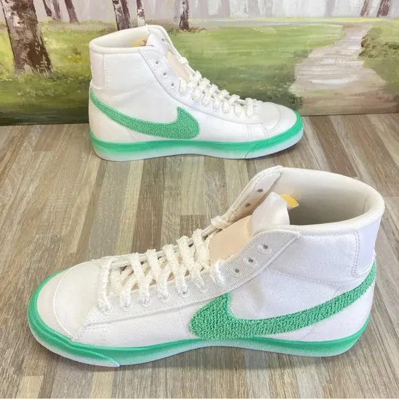 NEW Womens Nike Blazer Mid '77 Barely Green White Sneaker Shoes Premium