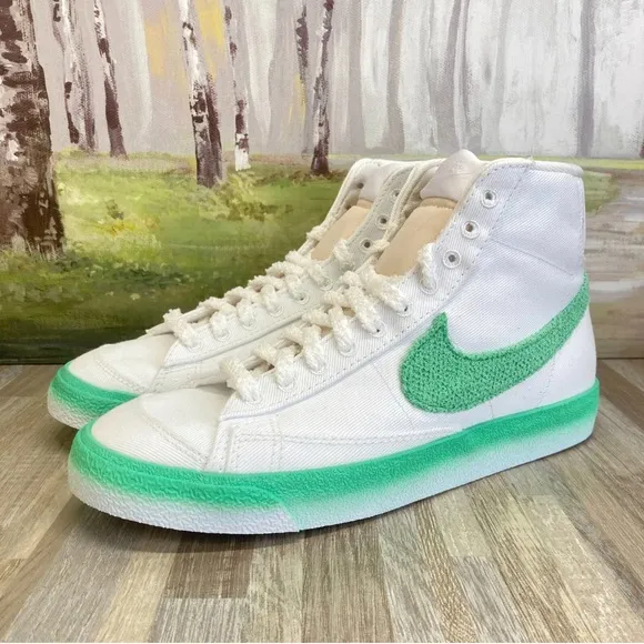 NEW Womens Nike Blazer Mid '77 Barely Green White Sneaker Shoes Premium