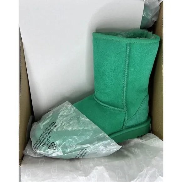 New Womens UGG Australia Boots Classic Short Green EDGR 1016223 Suede Sz 6 Boho