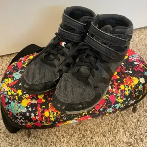 Nfinity Beast cheer shoes 4.5