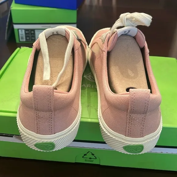 NIB Cariuma OCA low rose canvas sneaker men’s 9 women’s 10.5 unisex