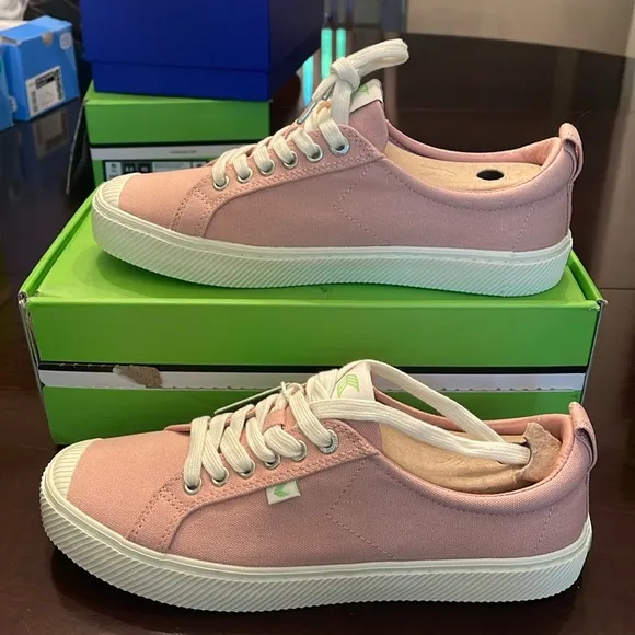 NIB Cariuma OCA low rose canvas sneaker men’s 9 women’s 10.5 unisex