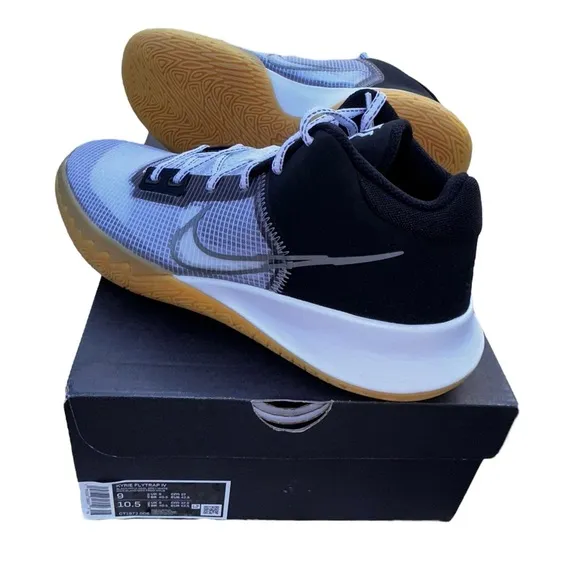 NIB M KYRIE FLYTRAP IV
