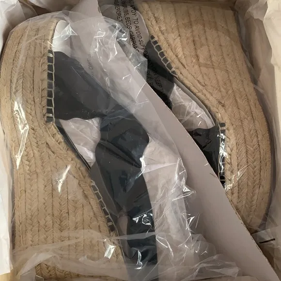 NIB Marc Fisher LTD Aria Suede Wedge Sandal (11)