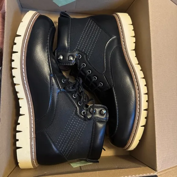 NIB NWT Men's Steve Madden Black Chukka Bleeker Boots - Size 10