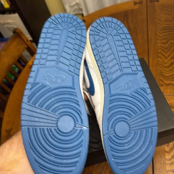 Nike Air Jordan 1 Mid SE  Men's 15 White and Blue Sneakers NWT in box