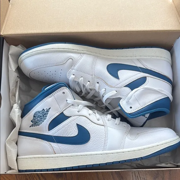 Nike Air Jordan 1 Mid SE  Men's 15 White and Blue Sneakers NWT in box