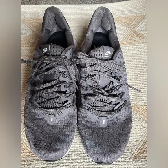 Nike Air Zoom Vomero 14 Mens Gray Canvas Athletic Running Shoes Size 9.5