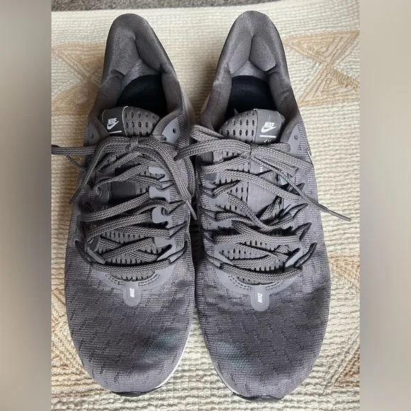 Nike Air Zoom Vomero 14 Mens Gray Canvas Athletic Running Shoes Size 9.5