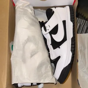 Nike Black and White Athletic High-Tops