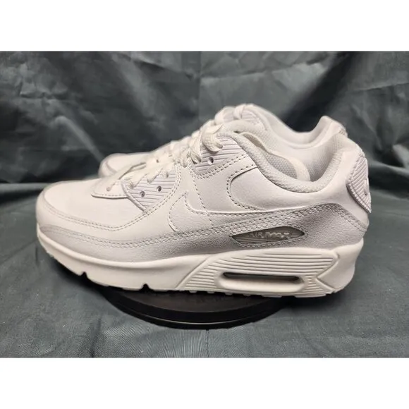 Nike Boys Air Max 90 (GS) Sneakers Leather Triple White Size 7 DISPLAY MODEL!