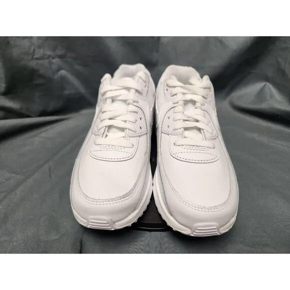 Nike Boys Air Max 90 (GS) Sneakers Leather Triple White Size 7 DISPLAY MODEL!