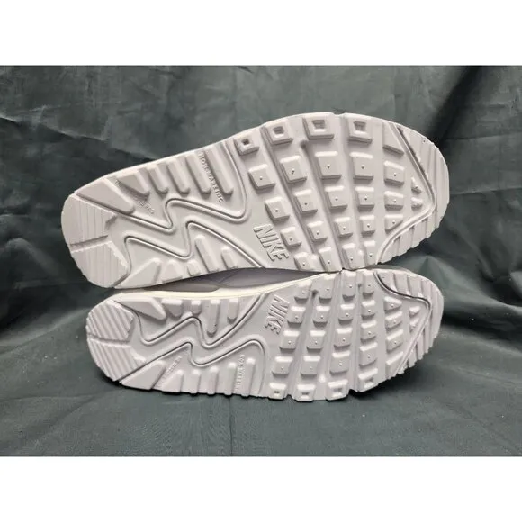 Nike Boys Air Max 90 (GS) Sneakers Leather Triple White Size 7 DISPLAY MODEL!