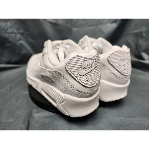 Nike Boys Air Max 90 (GS) Sneakers Leather Triple White Size 7 DISPLAY MODEL!