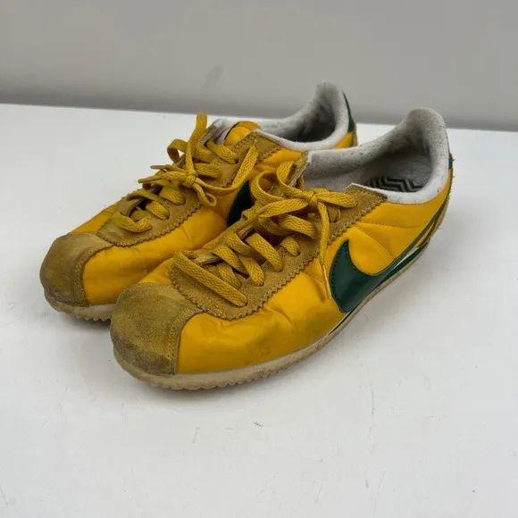Nike Cortez Shoes Mens 9.5 Oregon Ducks 876873-700 Yellow Green Sneakers