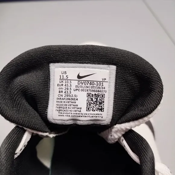 Nike Flex Experience Run 12 Sneaker Shoes Men Size 11.5 White Black DV0740-101
