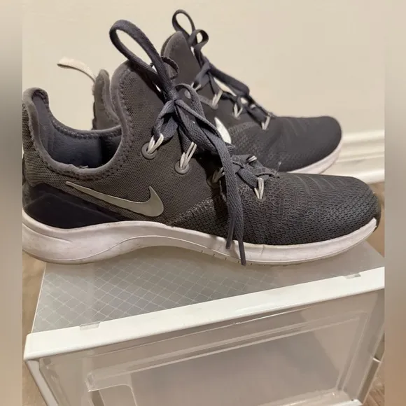 Nike Free TR 8 Woman’s Workout Shoes Size 6.5
