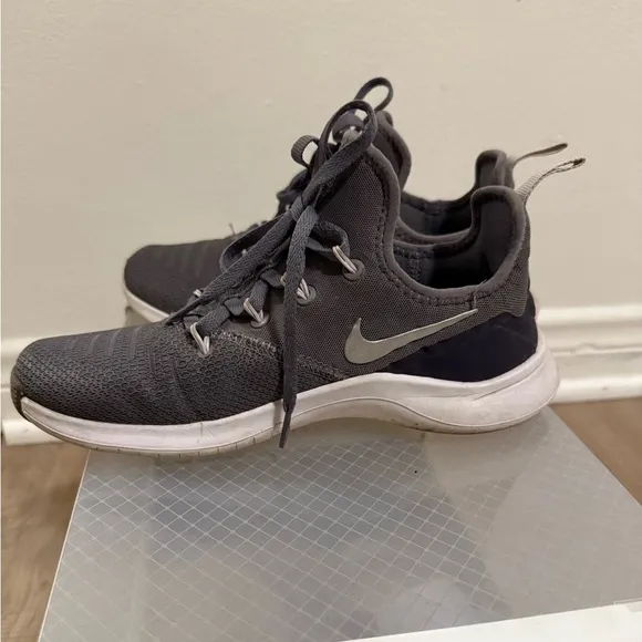 Nike Free TR 8 Woman’s Workout Shoes Size 6.5