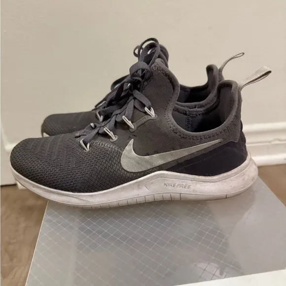 Nike Free TR 8 Woman’s Workout Shoes Size 6.5